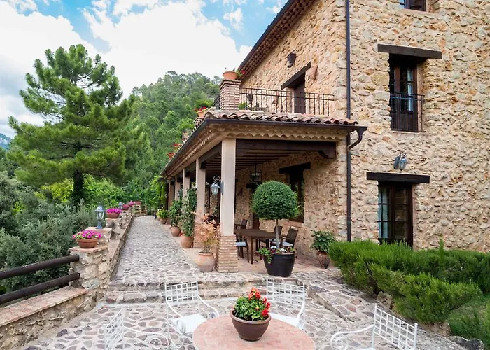 Hotel de Montaña Cueva Ahumada